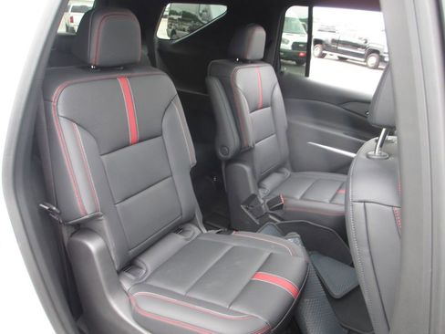 Used 2024 Chevrolet Traverse RS AWD/4WD image 26