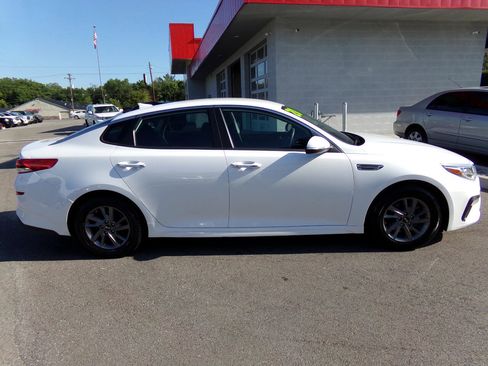 Used 2020 Kia Optima LX image 2