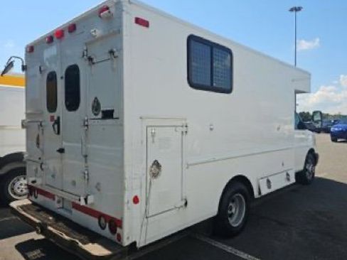 Used 2009 GMC Savana 3500 RWD image 3