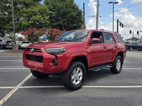 Used 2020 Toyota 4Runner SR5 AWD/4WD image 1