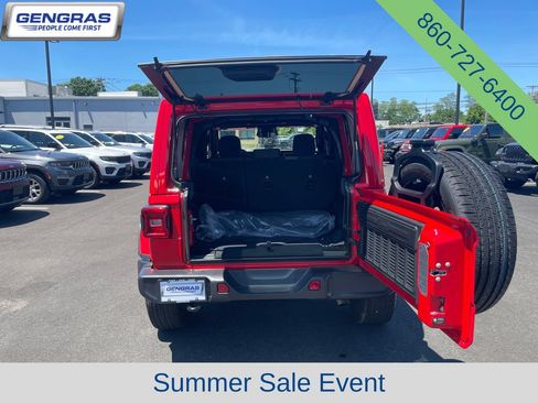 Used 2025 Jeep Wrangler Unlimited Sahara AWD/4WD image 25