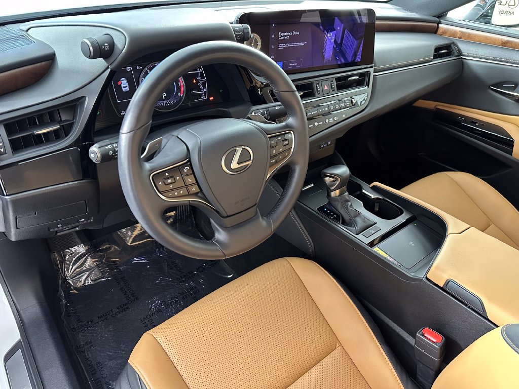 Used 2025 Lexus ES 350 w/ Accessory Package (Z2) FWD image 17