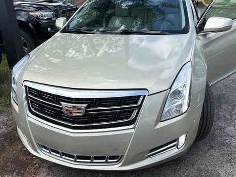 Used 2016 Cadillac XTS Luxury FWD image 1