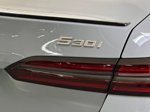 Used 2026 BMW 530i w/ M Sport Package RWD image 19