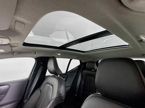 Used 2023 Volvo XC40 B4 Plus w/ Driver Assist Package image 13