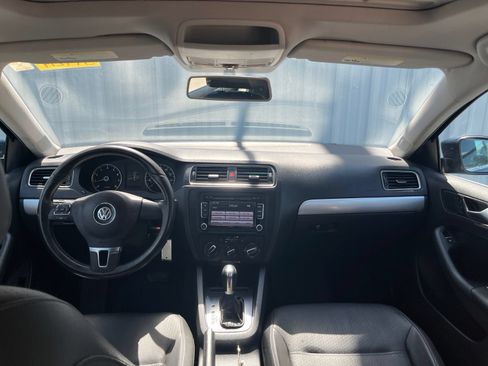 Used 2013 Volkswagen Jetta SE FWD image 18