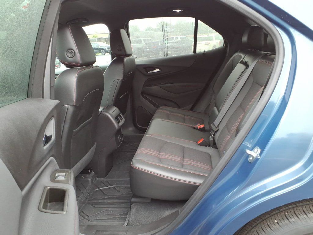 Used 2024 Chevrolet Equinox RS w/ LPO, Floor Liner Package FWD image 32