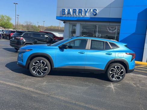 New 2026 Chevrolet Trax RS FWD image 2