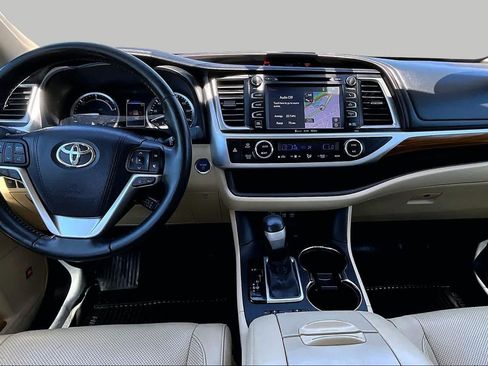 Used 2017 Toyota Highlander Limited Platinum AWD/4WD image 15