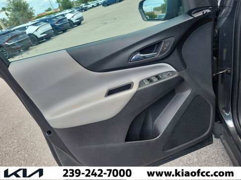 Used 2020 Chevrolet Equinox LT FWD image 22