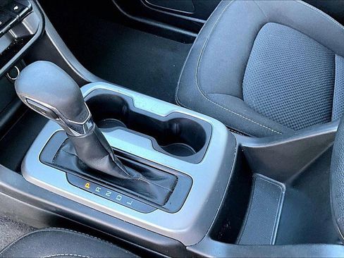 Used 2022 Chevrolet Colorado LT w/ LT Convenience Package image 15