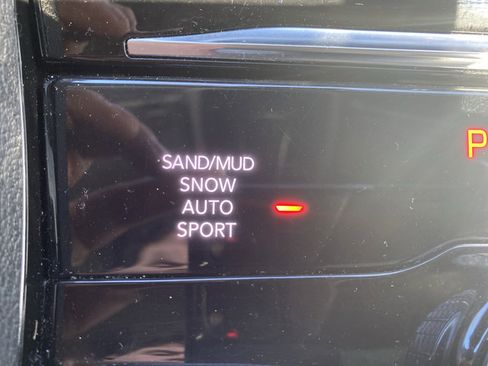 Used 2022 Jeep Grand Cherokee L Limited AWD/4WD image 26