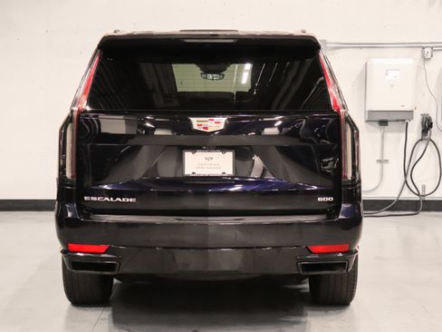 Used 2023 Cadillac Escalade Sport Platinum AWD/4WD image 4