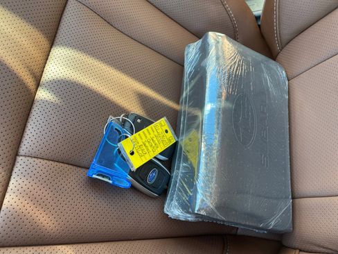 Certified 2025 Subaru Outback Touring image 5