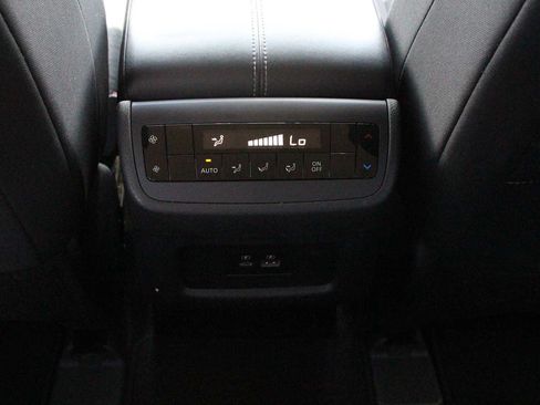 Used 2022 Nissan Pathfinder SV FWD image 32