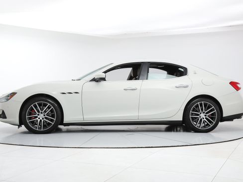 Used 2017 Maserati Ghibli RWD image 2