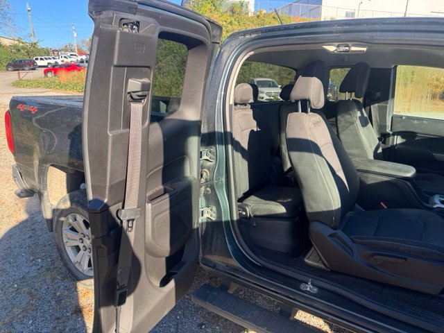 Used 2015 Chevrolet Colorado LT w/ LT Convenience Package AWD/4WD image 13