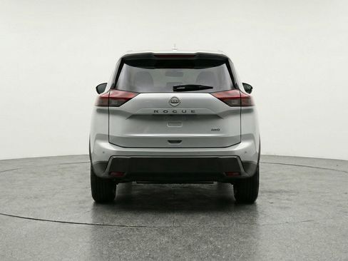 Used 2025 Nissan Rogue SV image 7