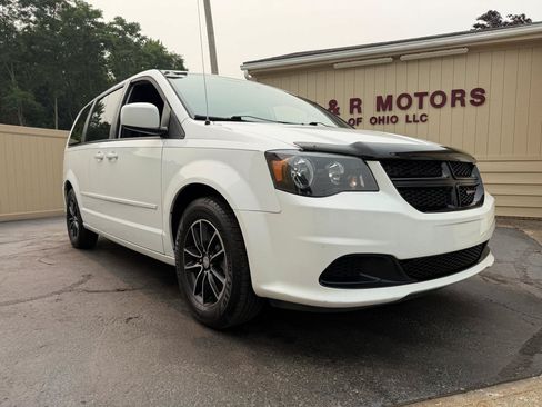 Used 2017 Dodge Grand Caravan SE FWD image 8