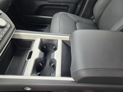 New 2026 Land Rover Defender 110 X-Dynamic SE image 14