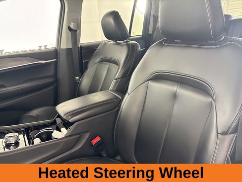 Used 2023 Jeep Grand Cherokee Limited w/ Black Appearance Package image 11