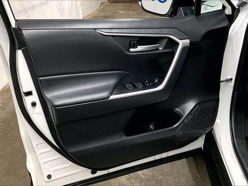 Certified 2024 Toyota RAV4 XLE AWD/4WD image 9