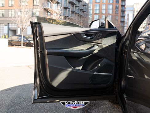 Used 2020 Audi Q8 Prestige w/ Prestige Package image 43