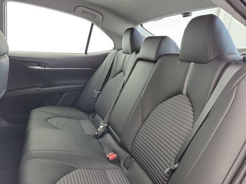 Used 2023 Toyota Camry SE FWD image 12