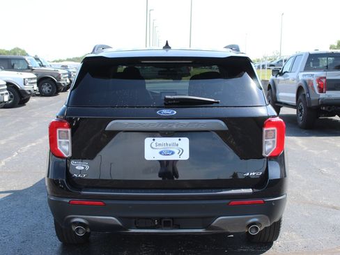Used 2023 Ford Explorer XLT w/ Equipment Group 202A AWD/4WD image 5