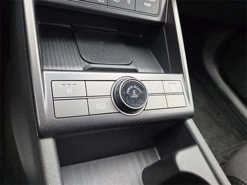 Certified 2025 Hyundai Kona SEL image 18