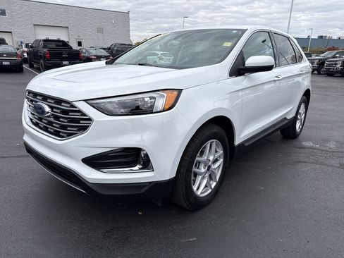 Used 2022 Ford Edge SEL image 2