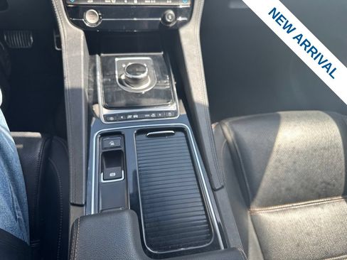 Used 2019 Jaguar F-PACE Prestige AWD/4WD image 29