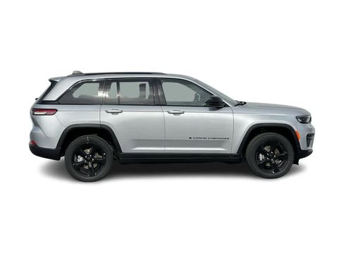 New 2025 Jeep Grand Cherokee Altitude image 5