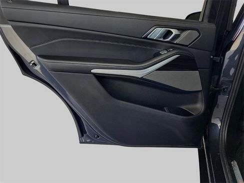 Used 2021 BMW X7 xDrive40i w/ Premium Package image 34