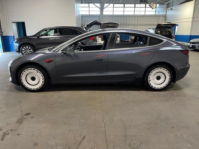 Used 2018 Tesla Model 3 Long Range RWD image 6