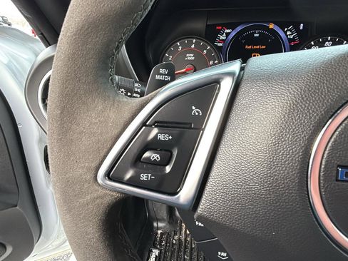 Certified 2019 Chevrolet Camaro SS image 16