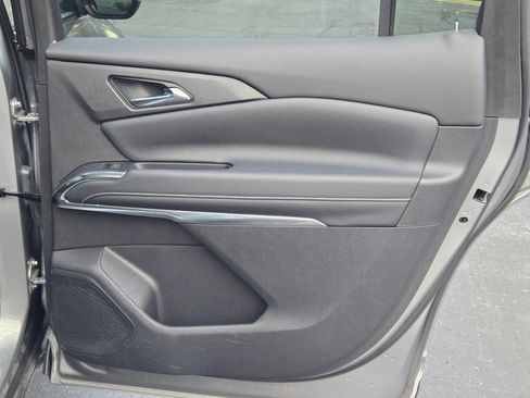 Certified 2025 Chevrolet Traverse LT image 8