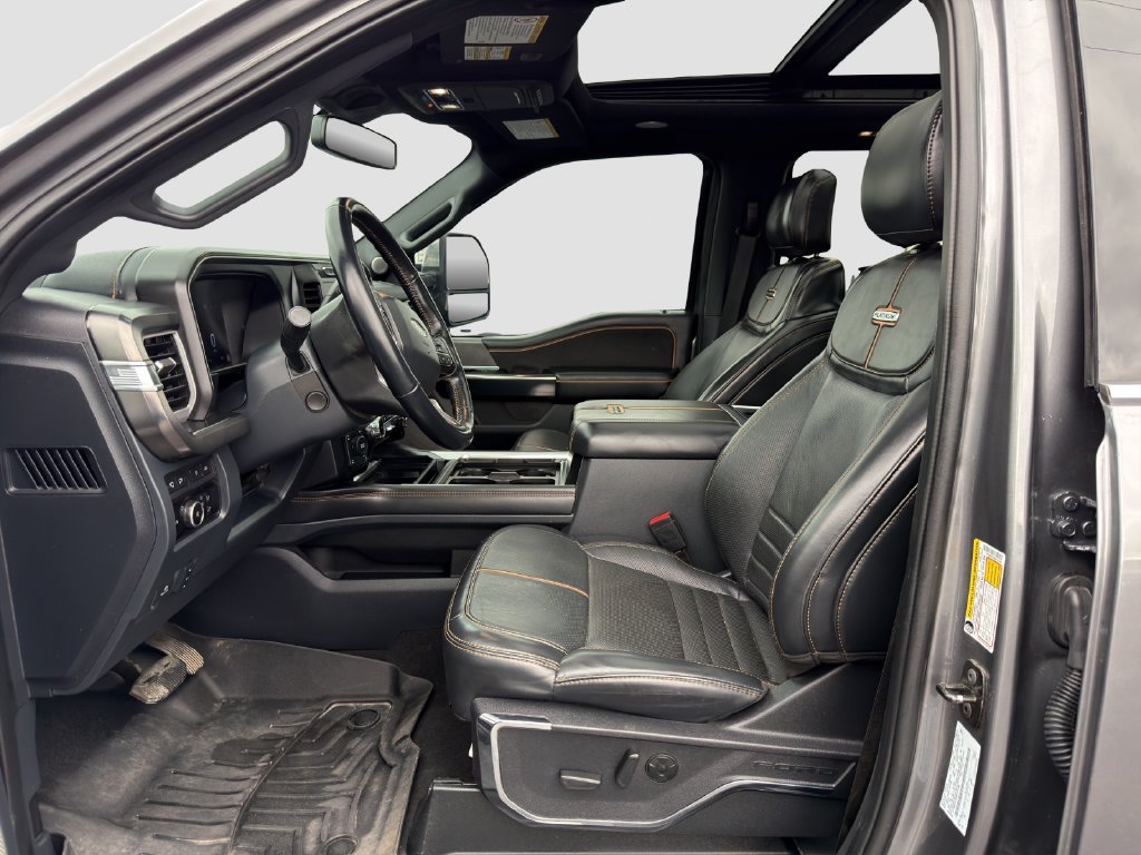 Used 2024 Ford F350 Platinum w/ FX4 Off-Road Package AWD/4WD image 9
