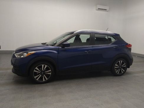 Used 2018 Nissan Kicks SV image 2