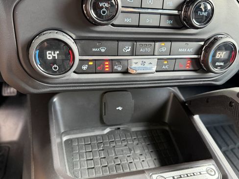 Used 2024 Ford Bronco Outer Banks image 30