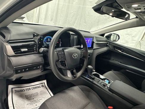 Used 2025 Toyota Camry LE image 15