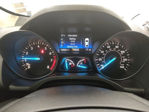 Used 2019 Ford Escape Titanium AWD/4WD image 23
