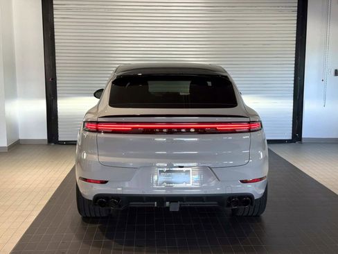 Certified 2025 Porsche Cayenne Coupe AWD/4WD image 10