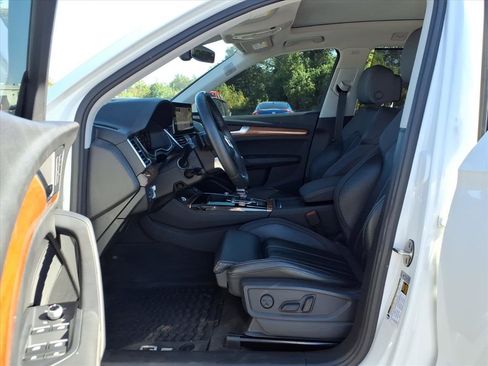 Used 2021 Audi Q5 Prestige w/ Prestige Package image 14