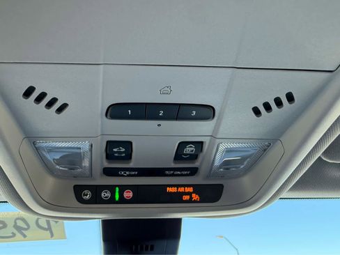 Used 2022 GMC Terrain SLT image 26