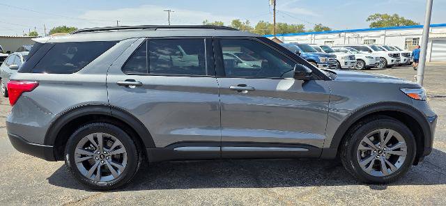 Certified 2023 Ford Explorer XLT w/ Equipment Group 202A RWD image 5