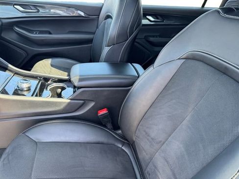 Certified 2023 Jeep Grand Cherokee L Laredo AWD/4WD image 12