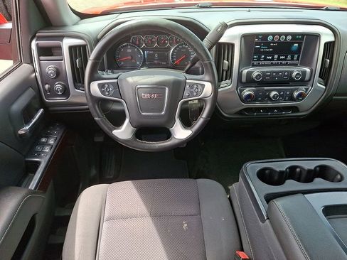 Used 2018 GMC Sierra 1500 SLE w/ SLE Value Package AWD/4WD image 11