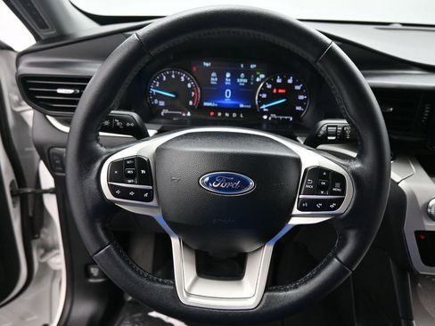 Certified 2022 Ford Explorer XLT image 13