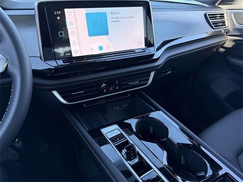 New 2026 Volkswagen Atlas Cross Sport SE image 13